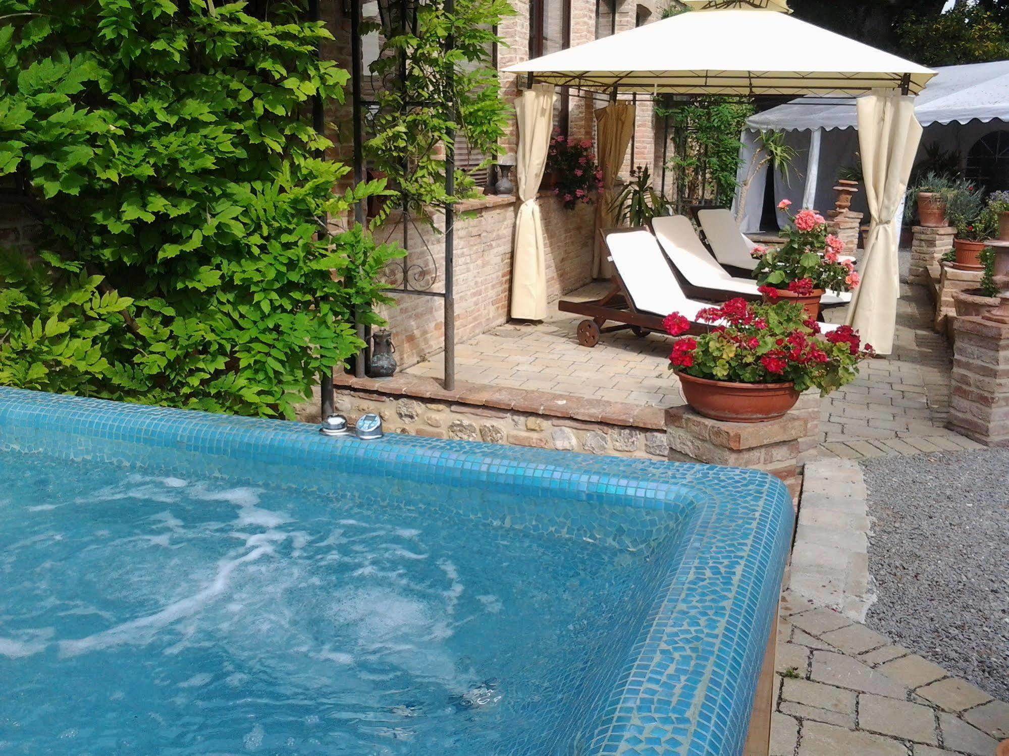 Relais Castelluccio Palusse Guest House Citta della Pieve Bagian luar foto