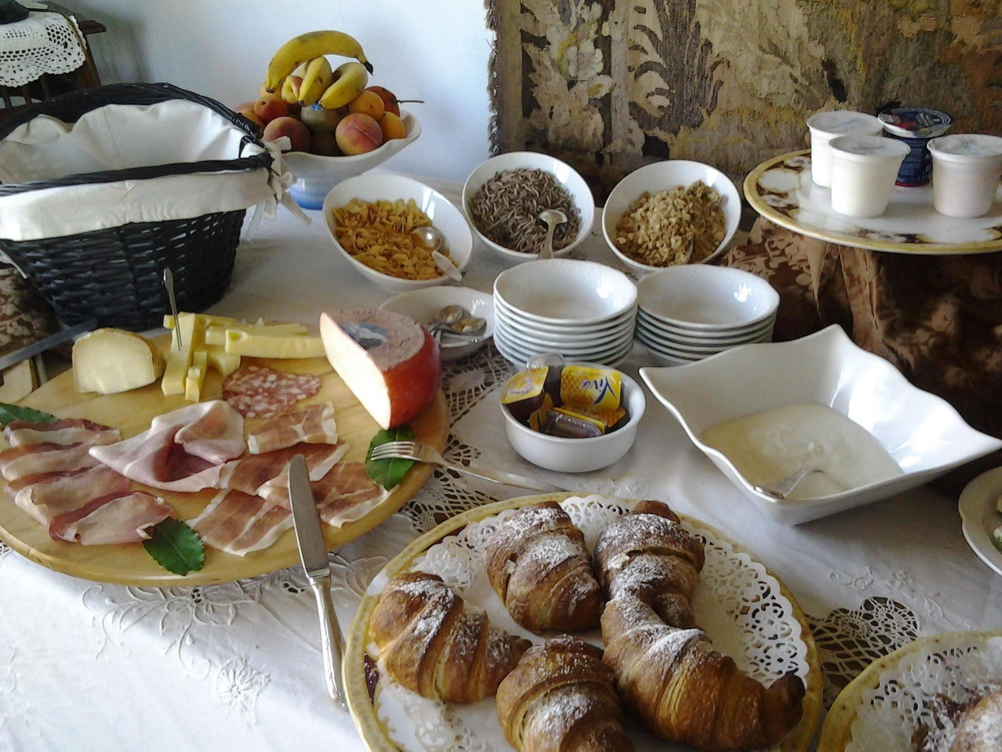 Relais Castelluccio Palusse Guest House Citta della Pieve Bagian luar foto